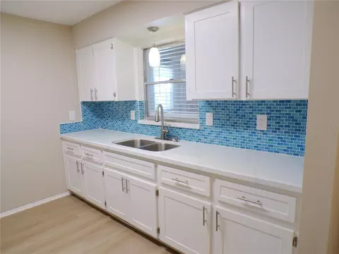 Kitchen - 1622 17th St E, Bradenton, FL 34208 photo 2 of 3