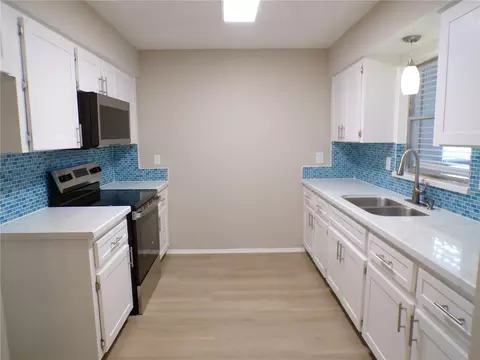 Kitchen - 1622 17th St E, Bradenton, FL 34208 photo 1 of 3
