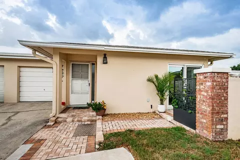 2735 Sherbrooke Ln #C, Palm Harbor, FL 34684