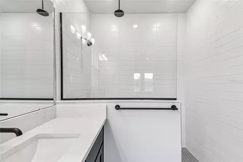 Bath - 5735 Leaflet Trl, Mount Dora, FL 32757 photo 3 of 8