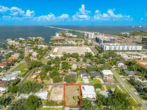 208 S Treasure Dr, Tampa, FL 33609