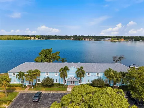 5117 Salmon Dr SE #B, Saint Petersburg, FL 33705