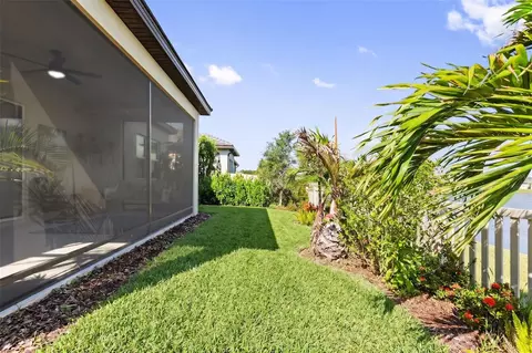 Exterior - 12211 Violet Jasper Dr, Parrish, FL 34219 photo 11 of 17