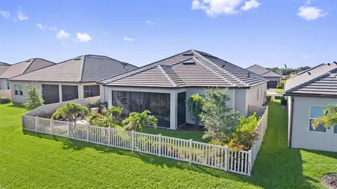 Exterior - 12211 Violet Jasper Dr, Parrish, FL 34219 photo 12 of 17