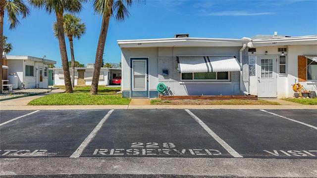250 Rosery Rd NW #228, Largo, FL 33770