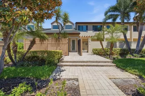 819 Highland St N, Saint Petersburg, FL 33701