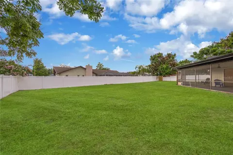 Exterior - 2805 Beagle Pl, Seffner, FL 33584 photo 7 of 8