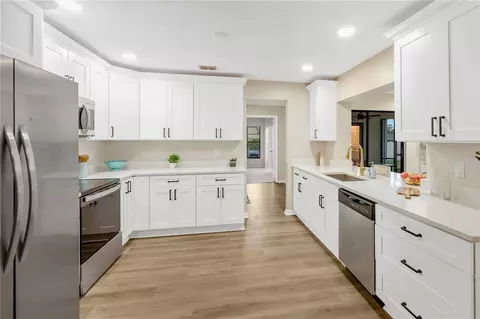 Kitchen - 2805 Beagle Pl, Seffner, FL 33584 photo 1 of 4