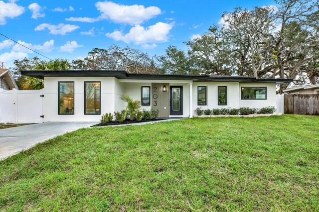 203 Driftwood Dr W, Palm Harbor, FL 34683