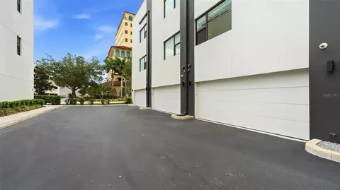 Exterior - 2187 Main St, Sarasota, FL 34237 photo 7 of 15