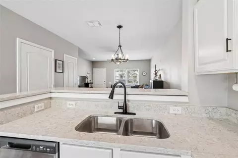 Kitchen - 4423 Barnstead Dr, Riverview, FL 33578 photo 2 of 3
