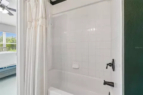 Bath - 4423 Barnstead Dr, Riverview, FL 33578 photo 2 of 5