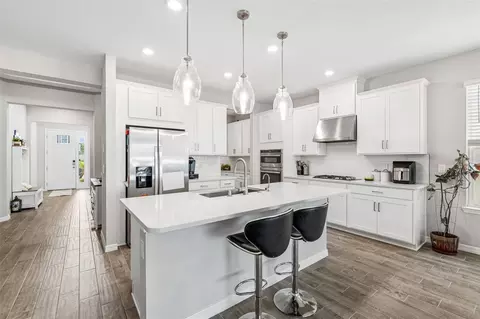 Kitchen - 10569 Tranquil Meadow Loop, Riverview, FL 33569 photo 5 of 6