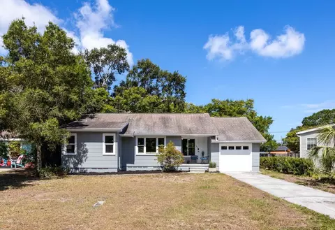 1024 Michigan Dr E, Dunedin, FL 34698