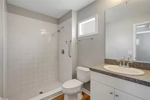 Bath - 4804 Forest Creek Trl, Parrish, FL 34219 photo 4 of 5