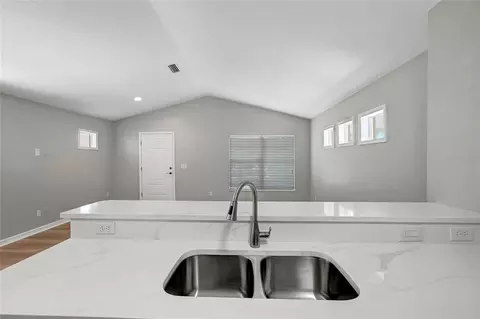 Kitchen - 4804 Forest Creek Trl, Parrish, FL 34219 photo 5 of 5