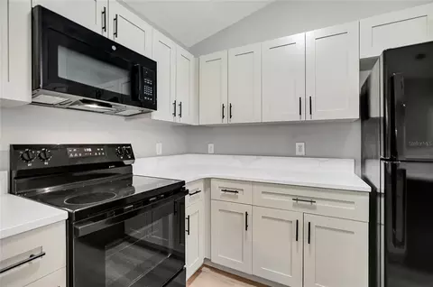 Kitchen - 4804 Forest Creek Trl, Parrish, FL 34219 photo 3 of 5