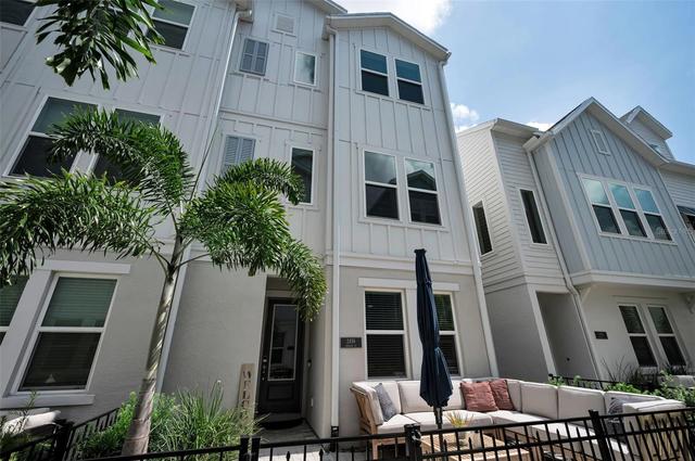 2458 Mangum Ct, Sarasota, FL 34237