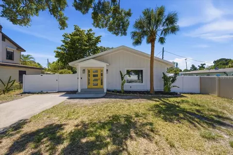 8452 6th St N, Saint Petersburg, FL 33702