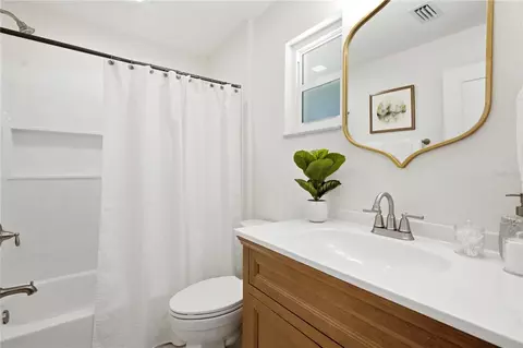 Bath - 1199 Keene Rd, Dunedin, FL 34698 photo 3 of 3