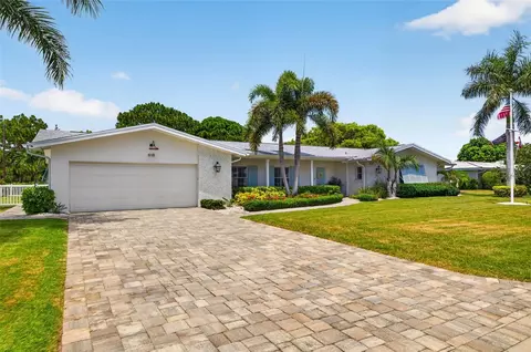 616 Pineland Ave, Clearwater, FL 33756
