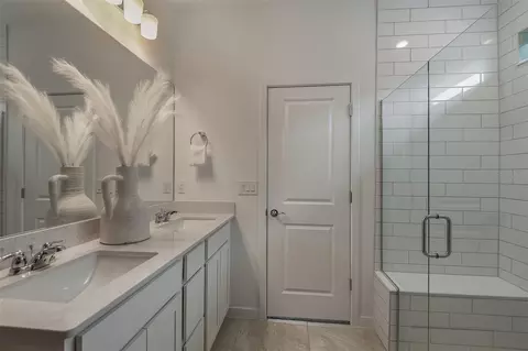 Bath - 4479 SW 82nd Loop, Ocala, FL 34476 photo 1 of 2