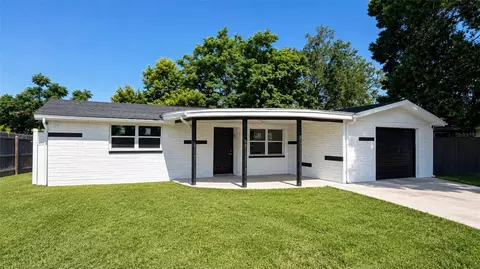 4747 Madison St, New Port Richey, FL 34652