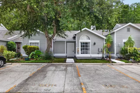 5808 Red Cedar Ln, Tampa, FL 33625