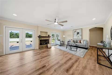 Living - 13112 Balm Boyette Rd, Riverview, FL 33579 photo 5 of 8