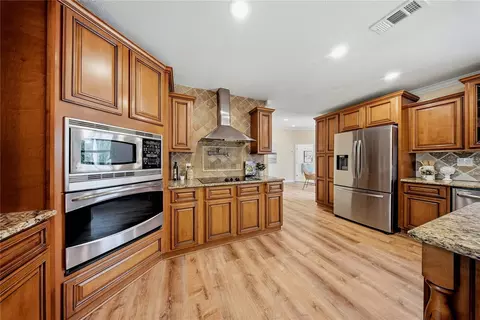 Kitchen - 13112 Balm Boyette Rd, Riverview, FL 33579 photo 3 of 7