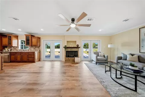 Living - 13112 Balm Boyette Rd, Riverview, FL 33579 photo 4 of 8