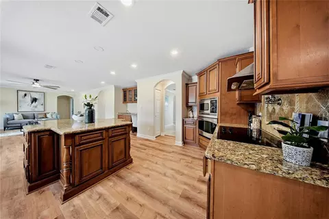 Kitchen - 13112 Balm Boyette Rd, Riverview, FL 33579 photo 5 of 7