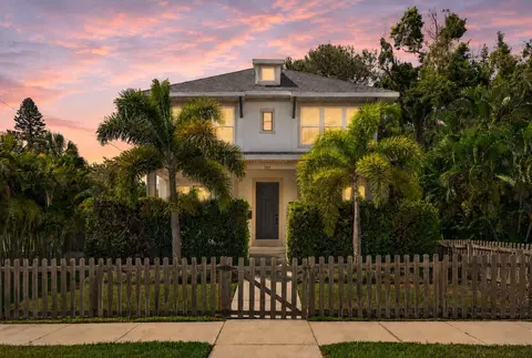 293 18th Ave S, Saint Petersburg, FL 33705