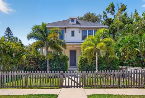 293 18th Ave S, Saint Petersburg, FL 33705
