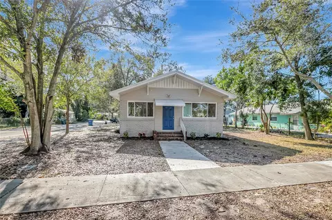 703 16th St NW, Largo, FL 33770