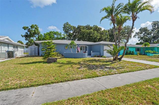 13651 Imperial Grove Dr N, Largo, FL 33774