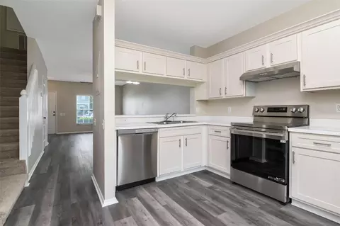 Kitchen - 2439 Lake Woodberry Cir, Brandon, FL 33510 photo 4 of 5