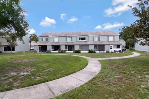 Exterior - 2439 Lake Woodberry Cir, Brandon, FL 33510 photo 8 of 10