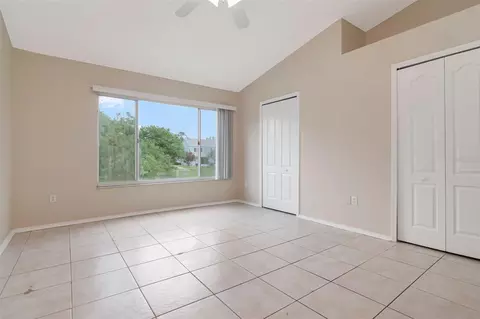 Bedroom - 2439 Lake Woodberry Cir, Brandon, FL 33510 photo 4 of 5
