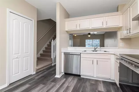 Kitchen - 2439 Lake Woodberry Cir, Brandon, FL 33510 photo 5 of 5