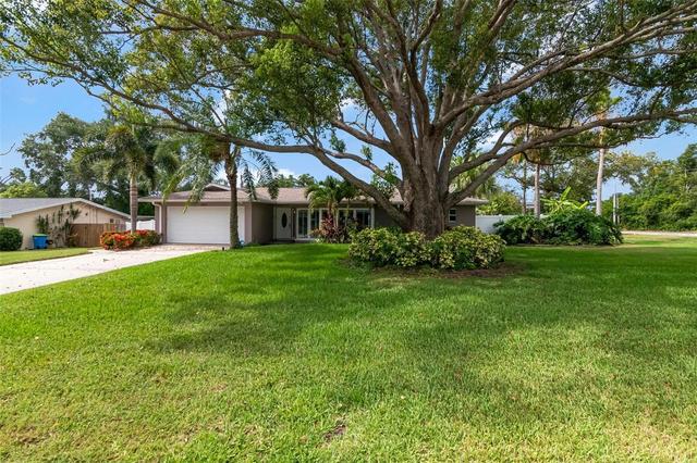 1801 Oak Park Dr N, Clearwater, FL 33764