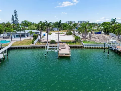10246 Tarpon Dr, Treasure Island, FL 33706