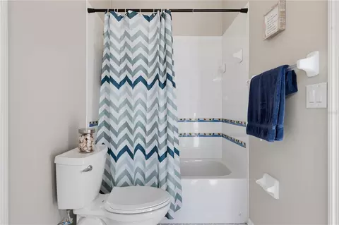 Bath - 11704 Newberry Grove Loop, Riverview, FL 33579 photo 7 of 10