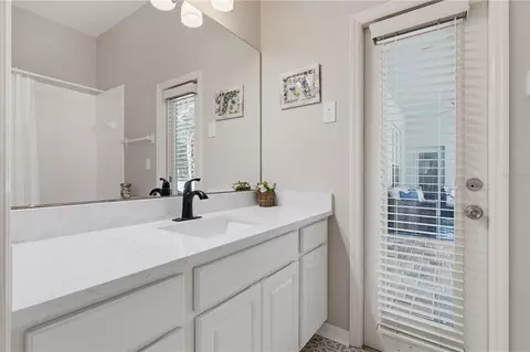 Bath - 11704 Newberry Grove Loop, Riverview, FL 33579 photo 9 of 10