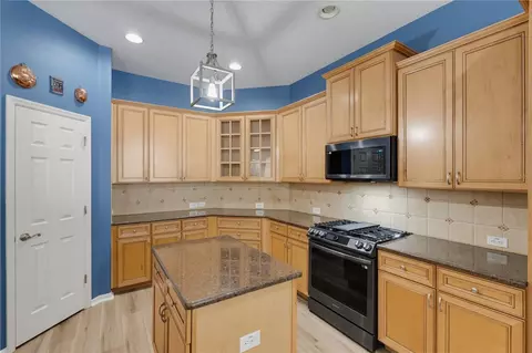 Kitchen - 11704 Newberry Grove Loop, Riverview, FL 33579 photo 5 of 9
