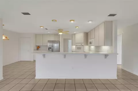 Kitchen - 36343 Calhoun Rd, Eustis, FL 32736 photo 1 of 4