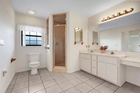 Bath - 36343 Calhoun Rd, Eustis, FL 32736 photo 1 of 3