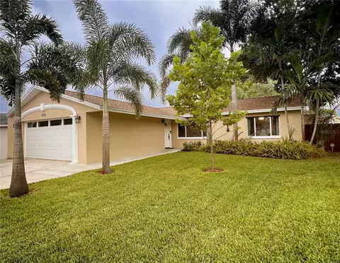 9232 80th Ave, Seminole, FL 33777