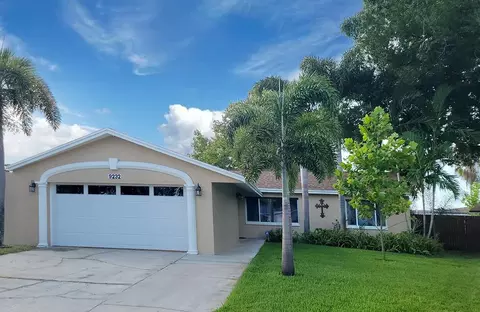 9232 80th Ave, Seminole, FL 33777