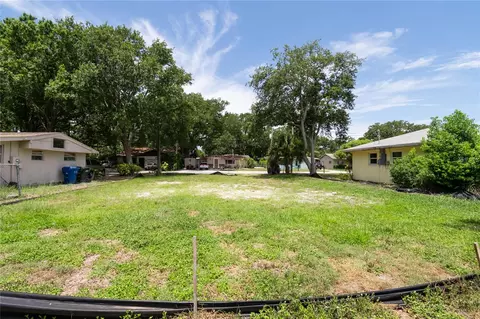 658 15th St NW, Largo, FL 33770